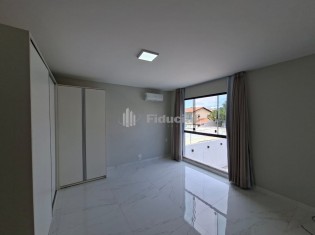 SUITE 02