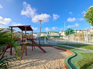 PLAYGROUND (&Acirc;NGULO II)