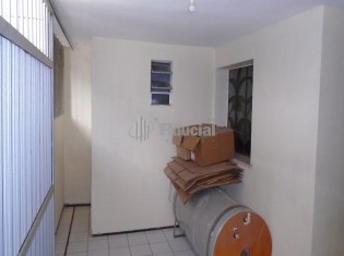 GARAGEM (&Acirc;NGULO II)
