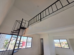 ESCADA ACESSO MEZANINO